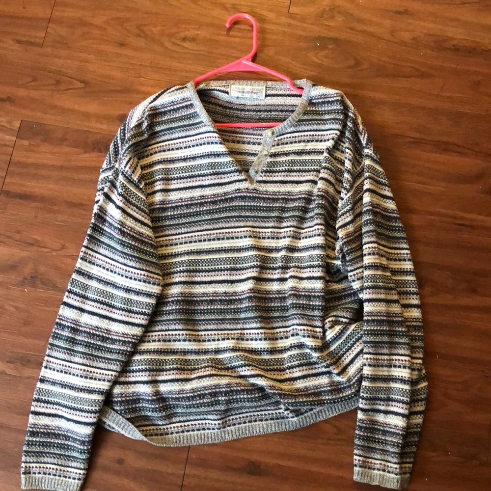 Comfy vintage light knit long sleeve.